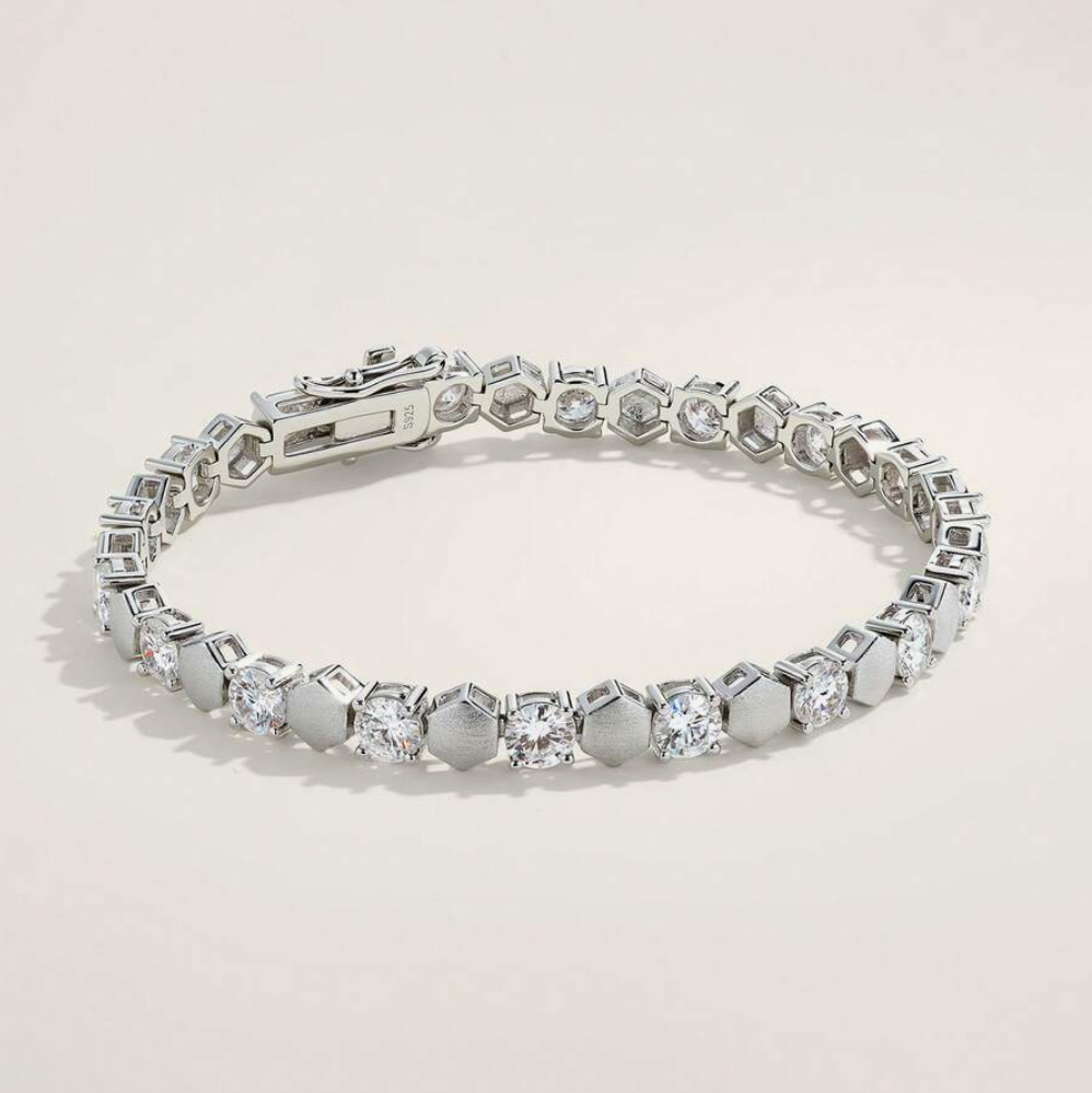 925 Sterling Silver Moissanite Tennis Bracelet – Luxury Sparkle That Rivals Diamonds