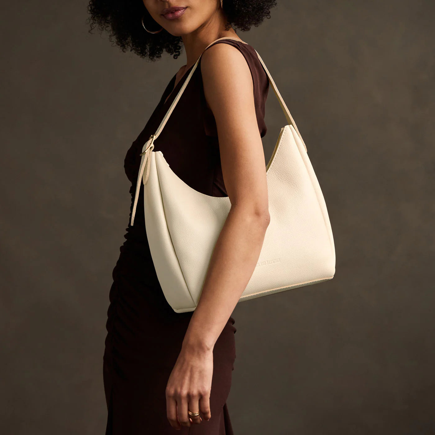 Aspen Shoulder Bag | Premium Minimalist Shoulder Bag · A Must-Have for Stylish Commuting Atmosphere