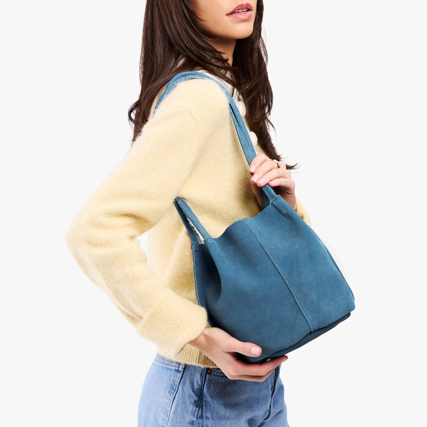 Classic Leather Bucket Bag for Women – Lightweight Shoulder Tote Purse, Everyday Leather Handbag with Spacious Interior