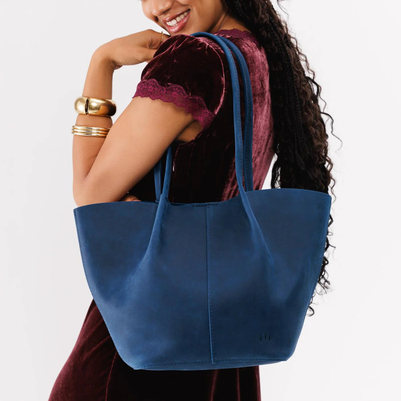 Classic Leather Bucket Bag for Women – Lightweight Shoulder Tote Purse, Everyday Leather Handbag with Spacious Interior
